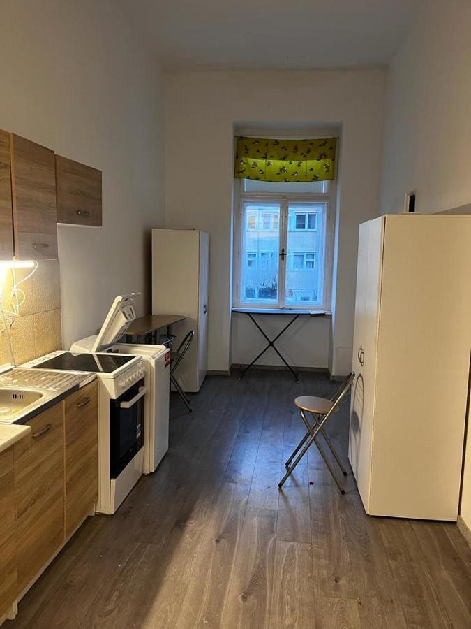 Downtown Fine-Tuned 2 Bedroom + Livingroom Apartment Th.32.1.3 Сомбатгей Екстер'єр фото